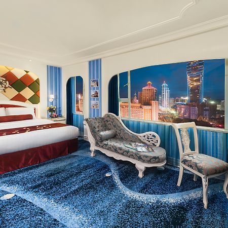 Hotel Beverly Plaza Макао Екстериор снимка