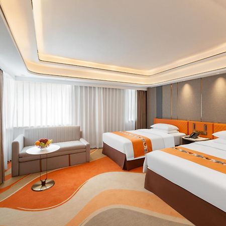 Hotel Beverly Plaza Макао Екстериор снимка