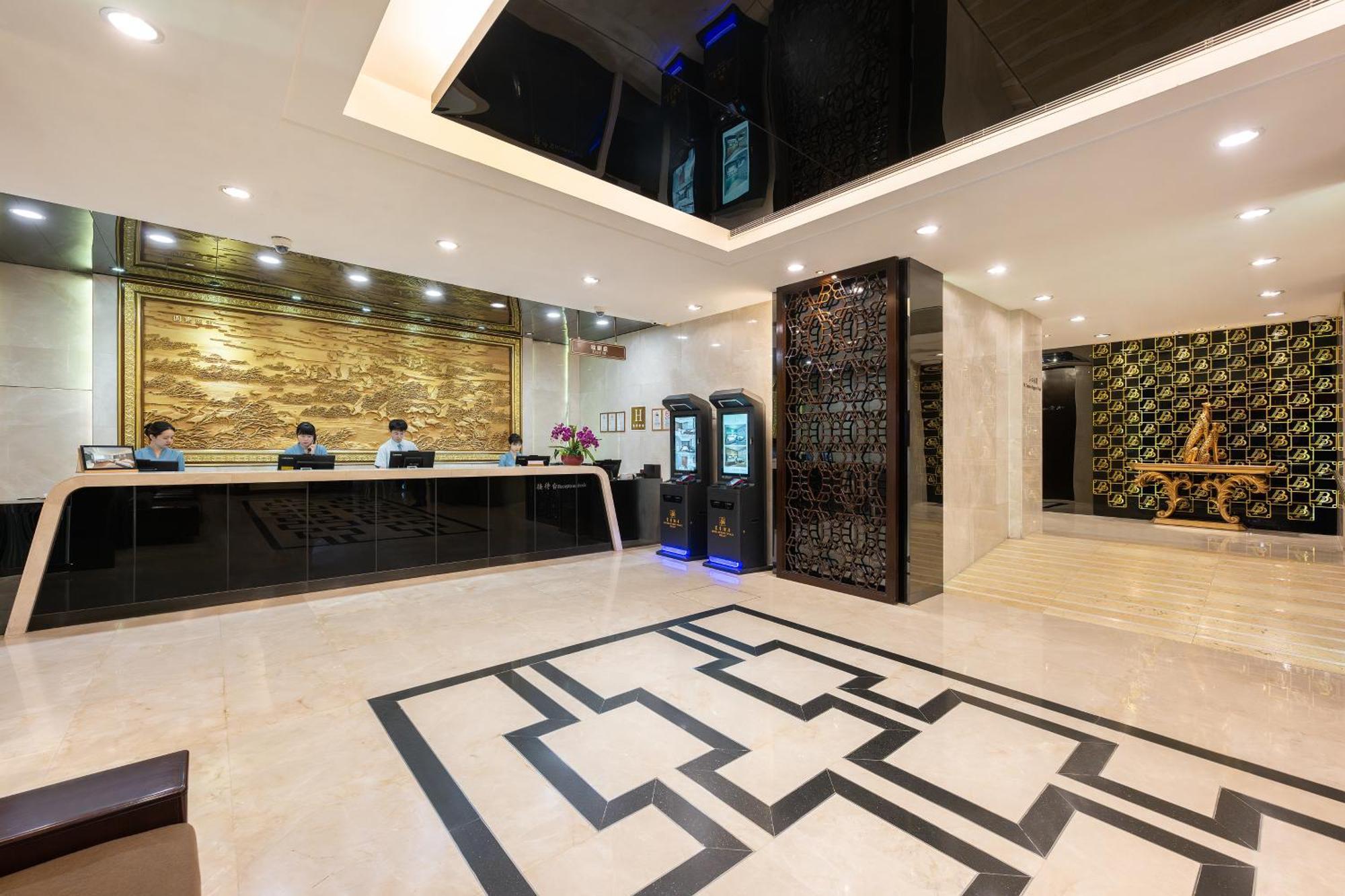 Hotel Beverly Plaza Макао Екстериор снимка