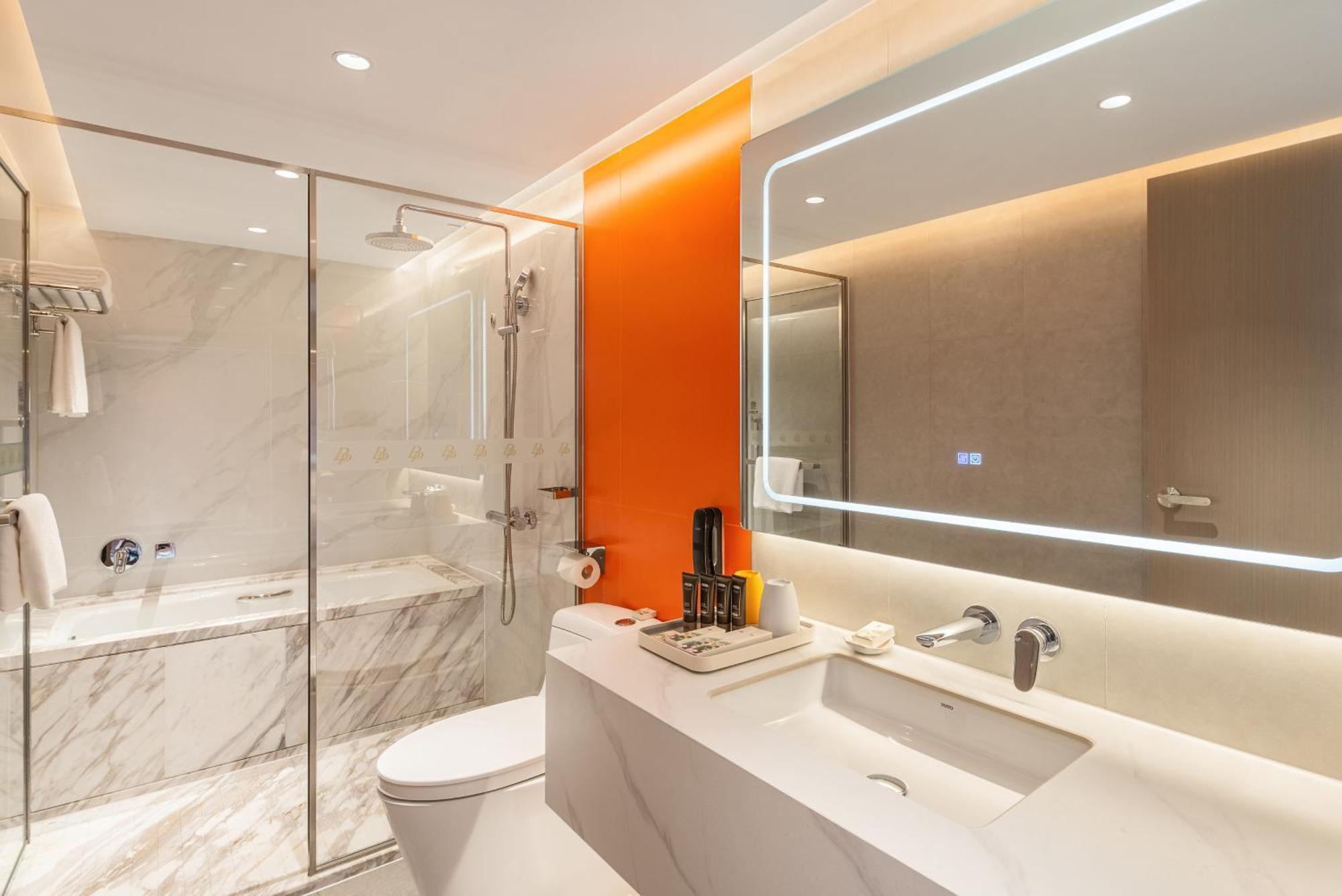 Hotel Beverly Plaza Макао Екстериор снимка